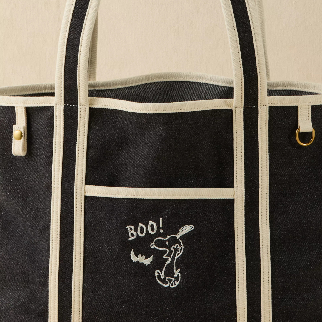 Off-Duty Snoopy Tote Bag